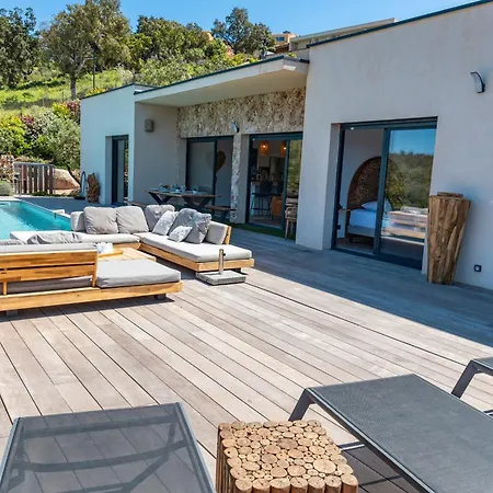 Tinoeva Mare Di קונקה