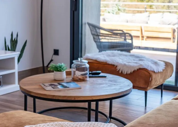 Tinoeva Mare Di Vila